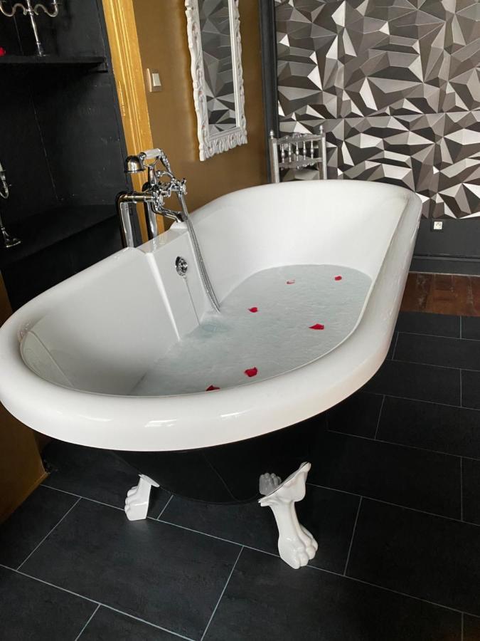 Bed and Breakfast Hypolite Avesnes-sur-Helpe Экстерьер фото